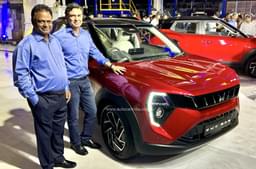 Mahindra Xuv 3xo Front Right Three Quarter